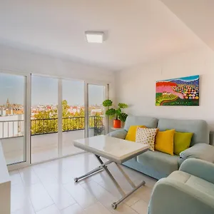 Wide And Colourful- 3bd 1bth- Triana Sevilla